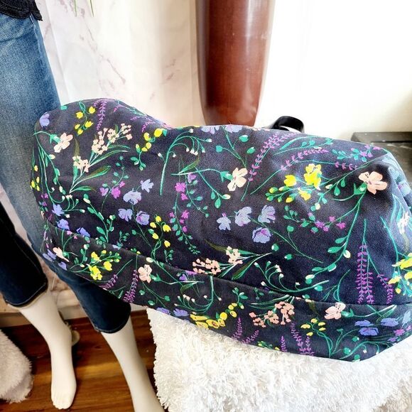 PINK Victoria's Secret floral canvas weekender bag - Picture 8 of 9